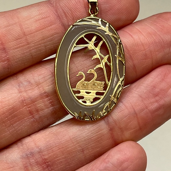14k Jewelry - Vtg 14K Yellow Gold Jade Swan Pendant Asian Landscape Bamboo Openwork Oval 3.2g